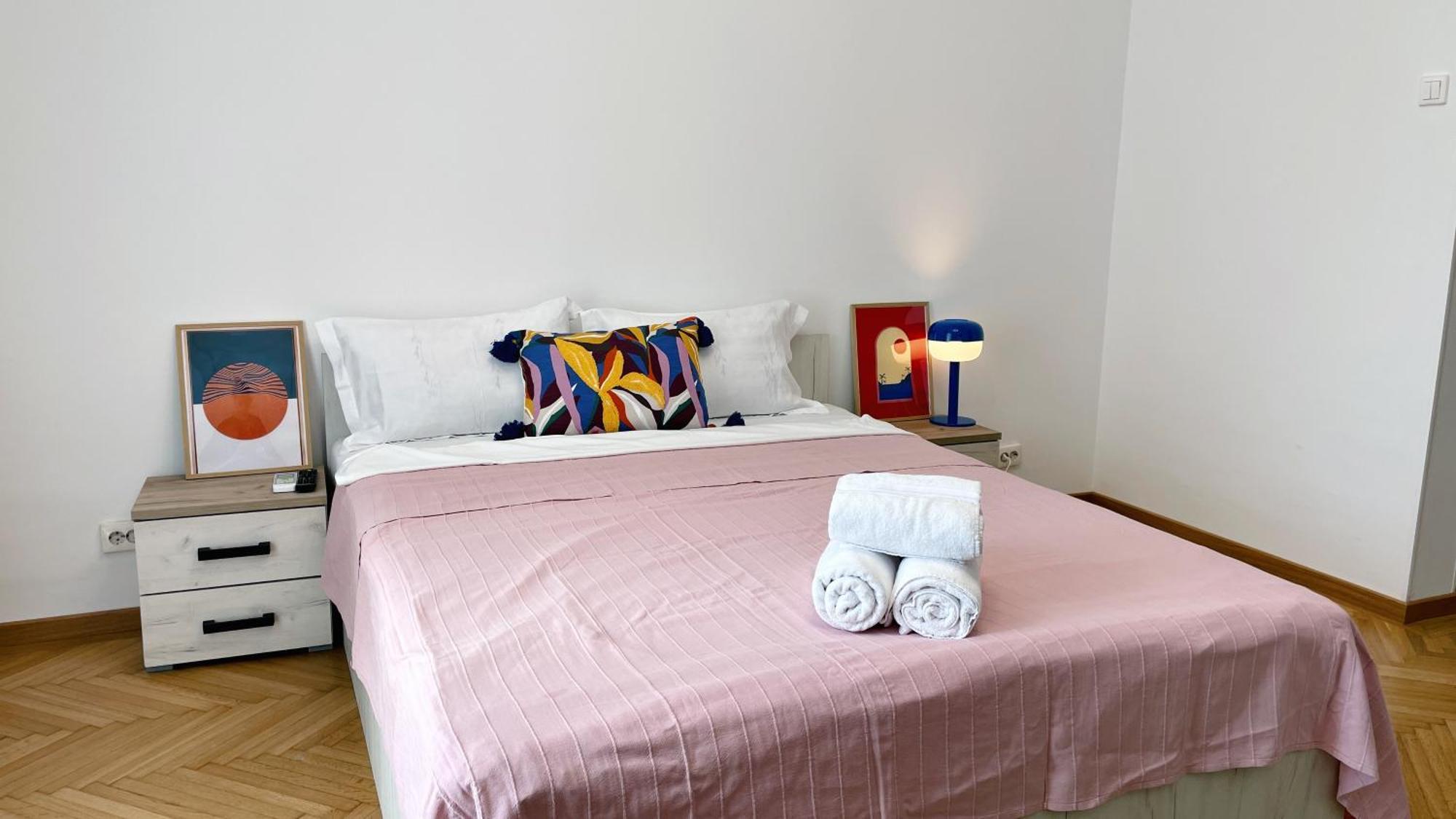 Pinkfluid - Charming Studio In Prime Location Bukares Bagian luar foto