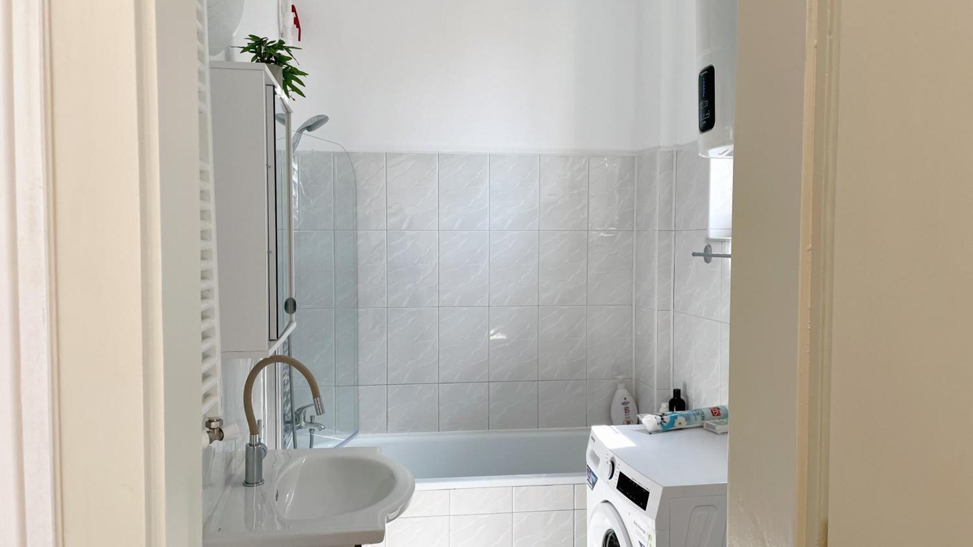 Pinkfluid - Charming Studio In Prime Location Bukares Bagian luar foto